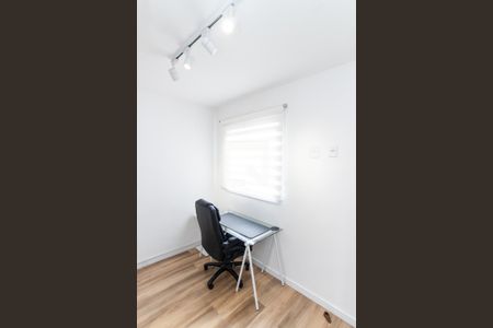 Quarto 2 de apartamento para alugar com 2 quartos, 34m² em Parque Vitoria, São Paulo