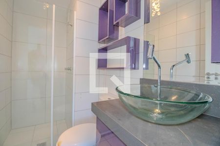 Banheiro da Suíte de apartamento para alugar com 2 quartos, 57m² em Sarandi, Porto Alegre