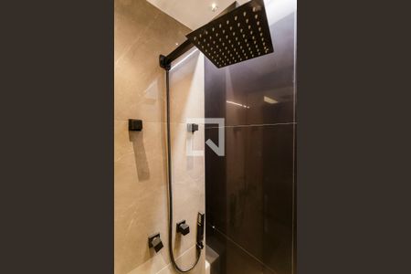 Banheiro de kitnet/studio para alugar com 1 quarto, 35m² em Indianópolis, São Paulo