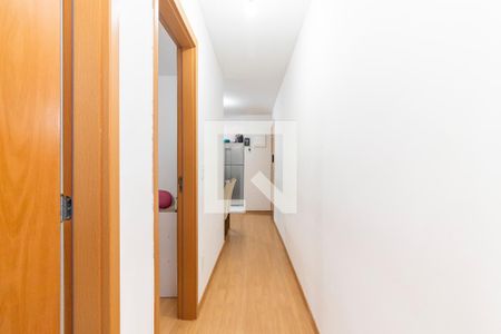 Corredor de apartamento para alugar com 2 quartos, 44m² em Colônia (zona Leste), São Paulo