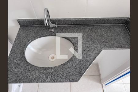 Banheiro Social de apartamento à venda com 3 quartos, 60m² em Barra Olímpica, Rio de Janeiro