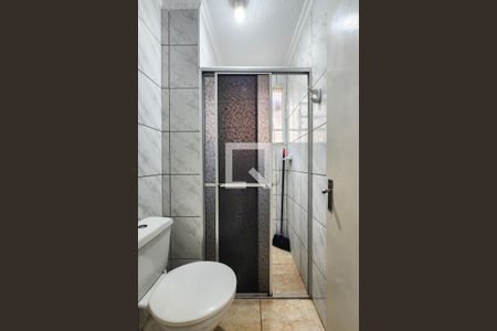 Banheiro de apartamento à venda com 2 quartos, 56m² em Vila Alves Dias, São Bernardo do Campo