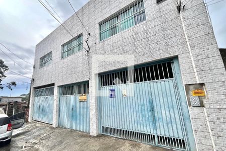 Fachada e Placa de casa para alugar com 1 quarto, 30m² em Vila do Encontro, São Paulo