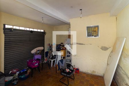 Garagem de casa à venda com 2 quartos, 160m² em Vila Tolstoi, São Paulo