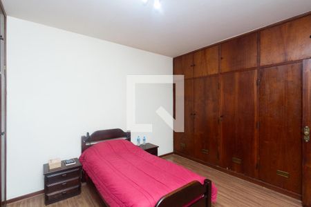 Quarto 2 de casa à venda com 4 quartos, 350m² em Moema, São Paulo