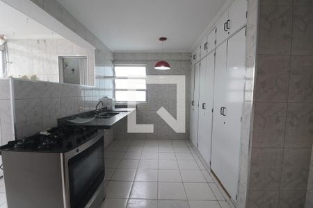 Cozinha de apartamento para alugar com 2 quartos, 122m² em Centro, Guarujá