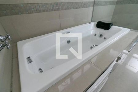 Casa à venda com 4 quartos, 360m² em Vila Prudente, São Paulo