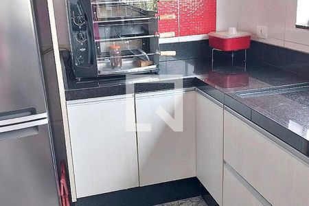 Casa à venda com 3 quartos, 118m² em Parque das Nações, Santo André