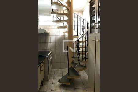 Casa à venda com 6 quartos, 280m² em Vila Moraes, São Paulo