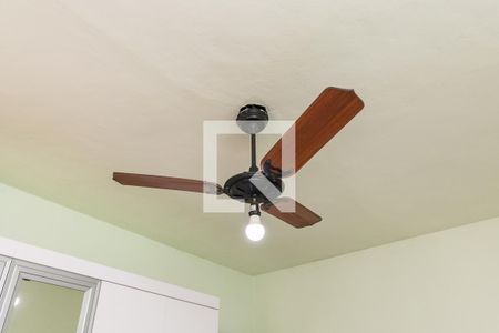 Quarto 1 de casa para alugar com 2 quartos, 50m² em Olaria, Rio de Janeiro