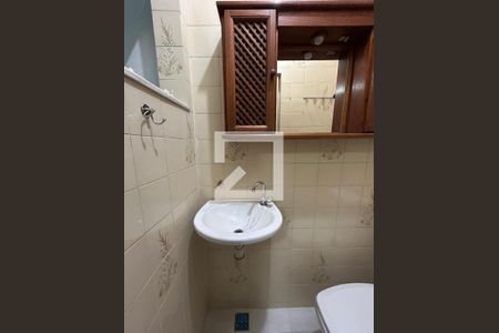 Banheiro do Quarto 1 de casa para alugar com 2 quartos, 80m² em Encantado, Rio de Janeiro