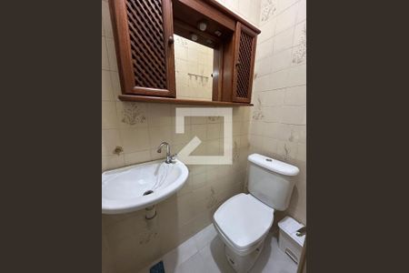 Banheiro do Quarto 1 de casa para alugar com 2 quartos, 80m² em Encantado, Rio de Janeiro