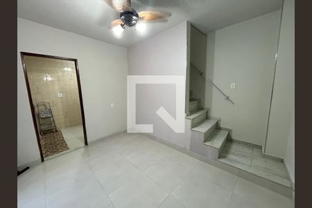Sala de casa para alugar com 2 quartos, 80m² em Encantado, Rio de Janeiro