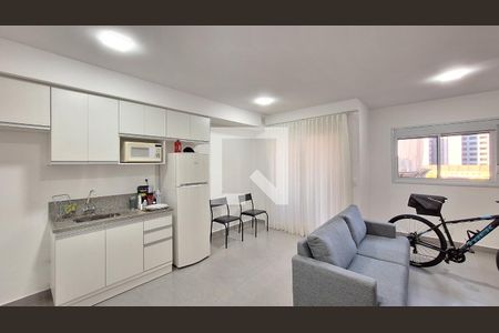 Sala/Cozinha de apartamento à venda com 1 quarto, 41m² em Água Branca, São Paulo