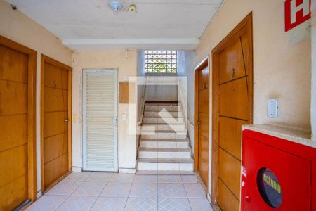 Hall de entrada de apartamento à venda com 2 quartos, 52m² em Campanário, Diadema