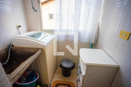 Área de serviço de apartamento à venda com 2 quartos, 52m² em Campanário, Diadema
