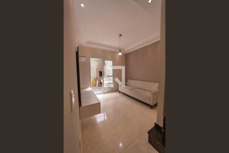 Sala de casa de condomínio para alugar com 3 quartos, 110m² em Vila Pierina, São Paulo