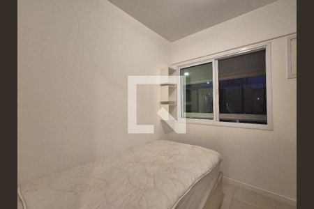 Quarto  de apartamento para alugar com 3 quartos, 83m² em Barra da Tijuca, Rio de Janeiro