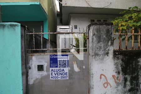 Placa  de apartamento à venda com 1 quarto, 120m² em Olaria, Rio de Janeiro