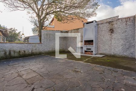 Quintal de casa à venda com 3 quartos, 101m² em Santa Maria Goretti, Porto Alegre
