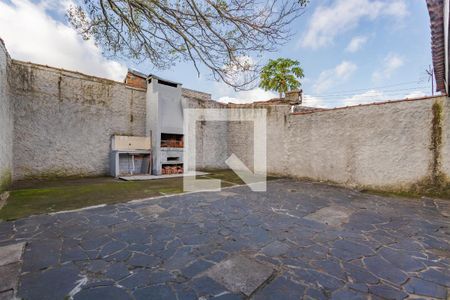 Quintal de casa à venda com 3 quartos, 101m² em Santa Maria Goretti, Porto Alegre