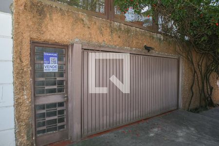Fachada de casa à venda com 6 quartos, 250m² em Pacaembu, São Paulo