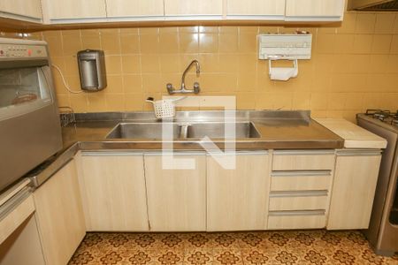 Cozinha de casa à venda com 6 quartos, 250m² em Pacaembu, São Paulo