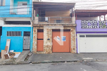 Fachada de casa à venda com 3 quartos, 150m² em Cidade Antônio Estêvão de Carvalho, São Paulo