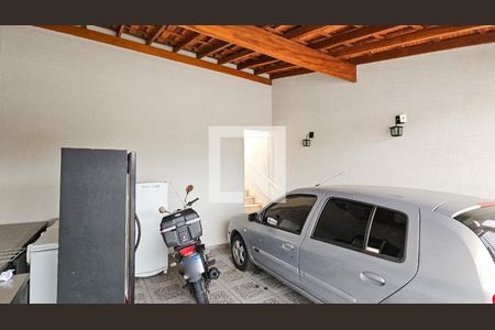 Garagem de casa à venda com 2 quartos, 172m² em Cipava, Osasco