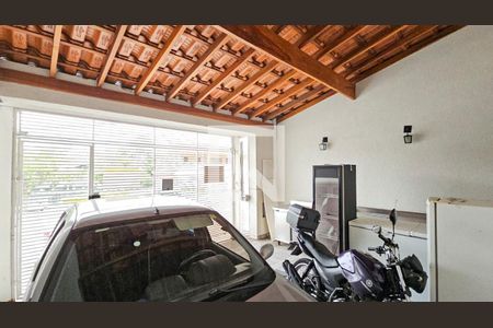 Garagem de casa à venda com 2 quartos, 172m² em Cipava, Osasco