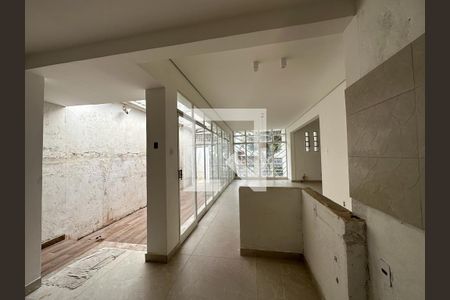 Casa à venda com 228m², 5 quartos e 4 vagas