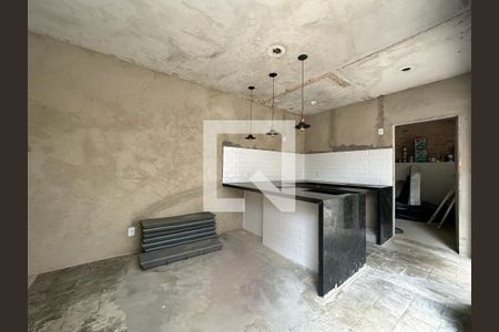 Casa à venda com 228m², 5 quartos e 4 vagas