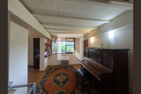 Casa de condomínio à venda com 300m², 4 quartos e 4 vagas