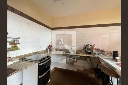 Casa de condomínio à venda com 300m², 4 quartos e 4 vagas