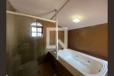 Casa de condomínio à venda com 300m², 4 quartos e 4 vagas