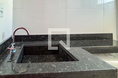 Banheiro Social de apartamento para alugar com 2 quartos, 50m² em Vila Dalila, São Paulo