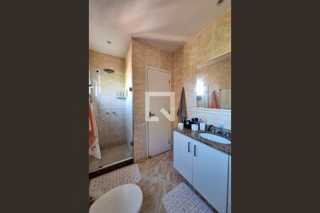 Banheiro da Suíte 1 de casa de condomínio à venda com 7 quartos, 483m² em Vila Progresso, Niterói