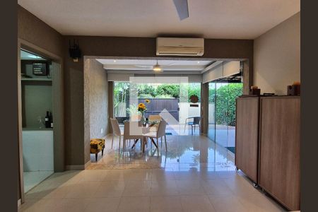 Sala de casa de condomínio à venda com 3 quartos, 180m² em Vargem Grande, Rio de Janeiro