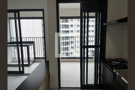 Cozinha de apartamento para alugar com 2 quartos, 55m² em Vila Anastácio, São Paulo