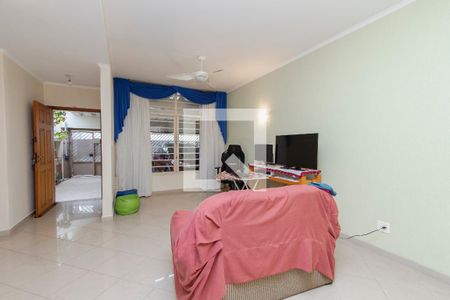 Sala de casa à venda com 4 quartos, 170m² em Parque Colonial, São Paulo