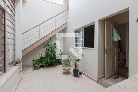 Quintal de casa à venda com 4 quartos, 170m² em Parque Colonial, São Paulo