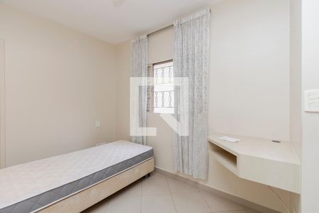 Edícula - Quarto de casa à venda com 4 quartos, 170m² em Parque Colonial, São Paulo