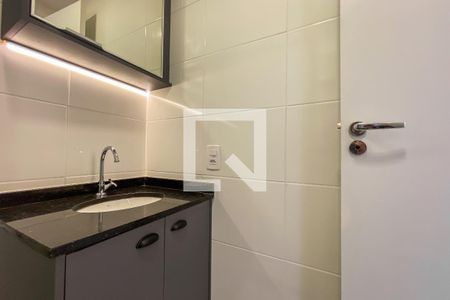 Banheiro de apartamento para alugar com 1 quarto, 27m² em Vila Dom Pedro I, São Paulo