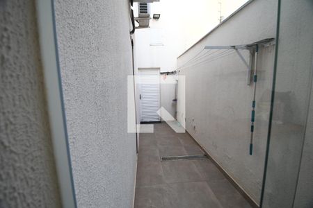 Corredor Externo de casa de condomínio à venda com 3 quartos, 130m² em Jardim Myrian Moreira da Costa, Campinas