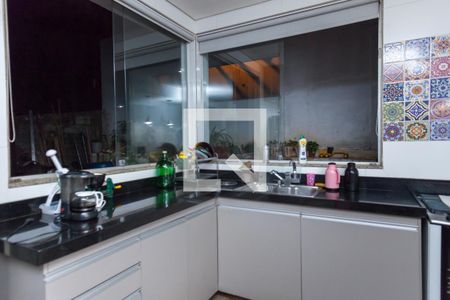 Cozinha de casa de condomínio à venda com 3 quartos, 160m² em Fazenda dos Pires, Nova Lima