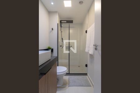 Banheiro de apartamento para alugar com 1 quarto, 27m² em Moema, São Paulo