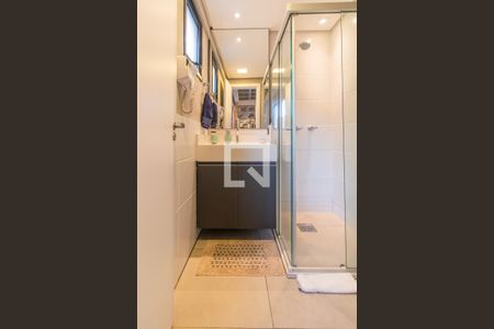 Banheiro de apartamento à venda com 1 quarto, 25m² em Farroupilha, Porto Alegre