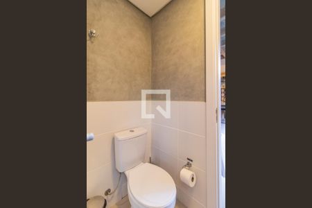 Banheiro de apartamento à venda com 1 quarto, 25m² em Farroupilha, Porto Alegre