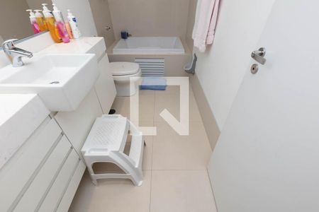 Banheiro Suíte 3 de apartamento à venda com 4 quartos, 240m² em Santa Cecilia, São Paulo