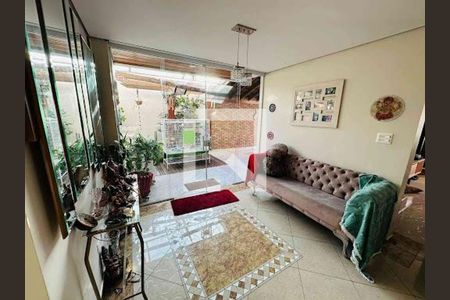 Casa à venda com 3 quartos, 226m² em Vila Guilhermina, São Paulo